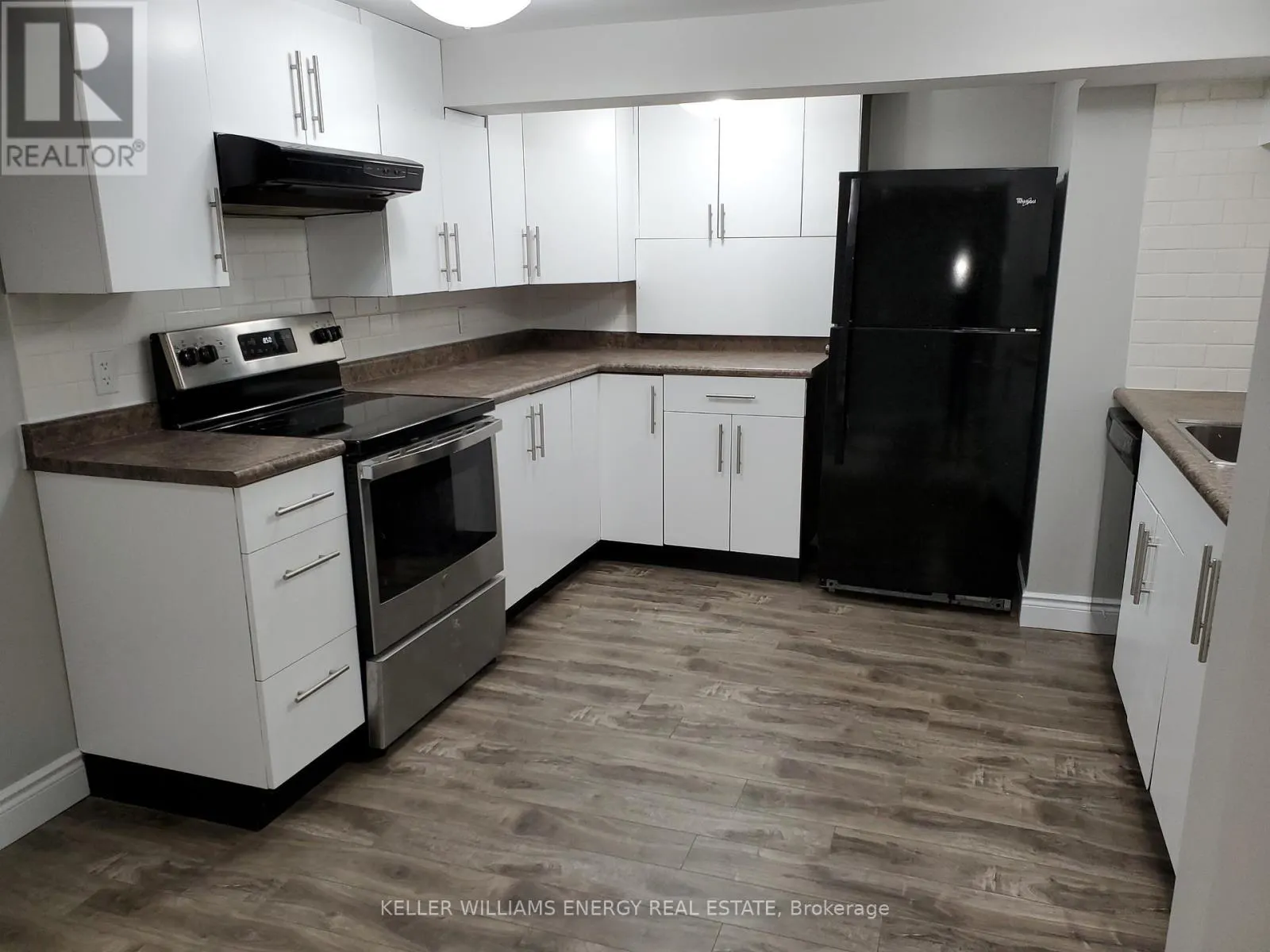 LOWER - 1137 NORMAN CRESCENT, #Lower