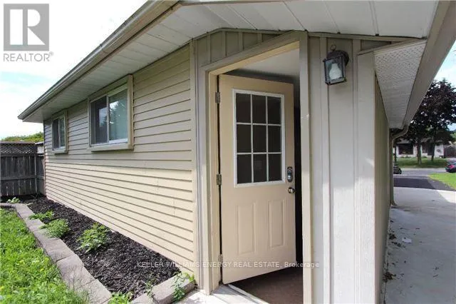 LOWER - 1137 NORMAN CRESCENT, #Lower