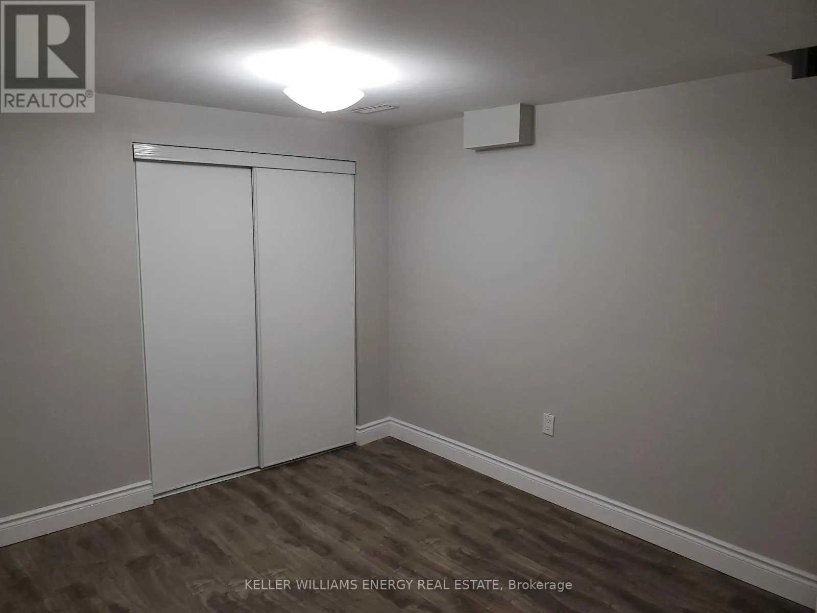 LOWER - 1137 NORMAN CRESCENT, #Lower