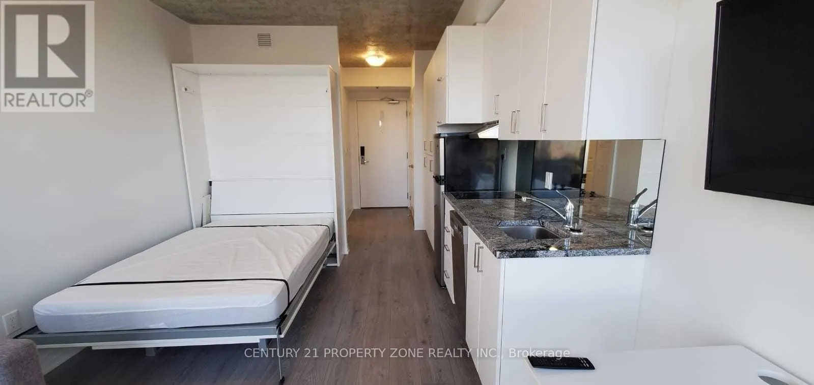 639 - 1900 SIMCOE STREET N