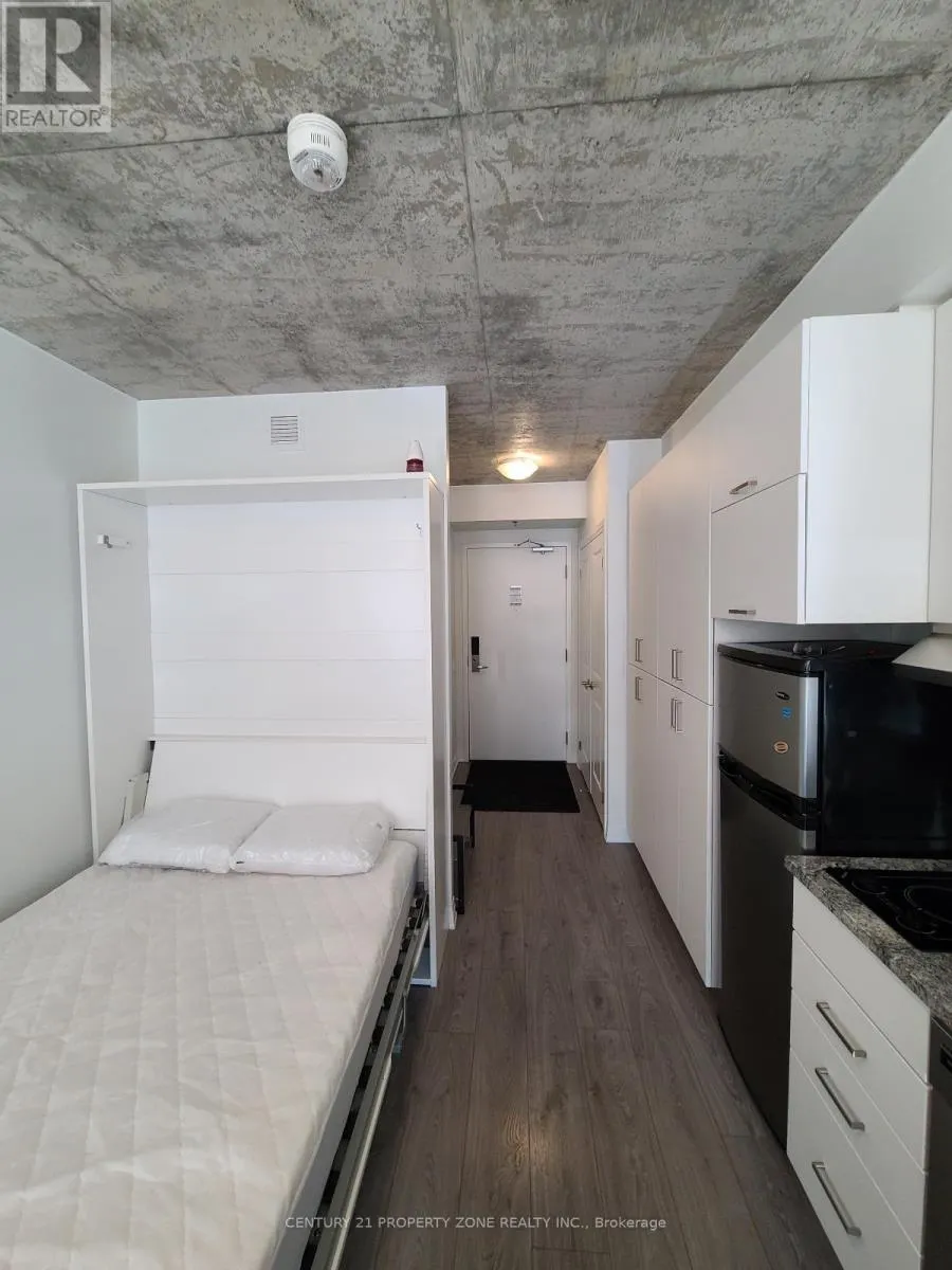 639 - 1900 SIMCOE STREET N