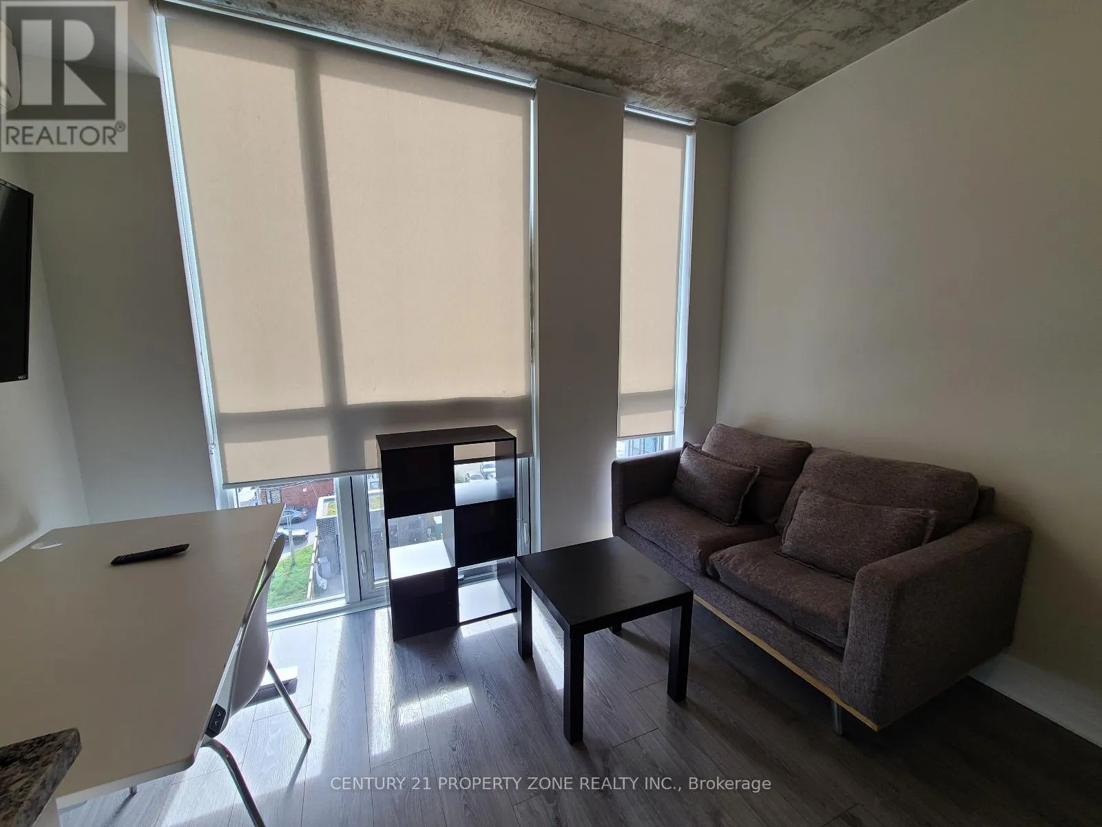 639 - 1900 SIMCOE STREET N