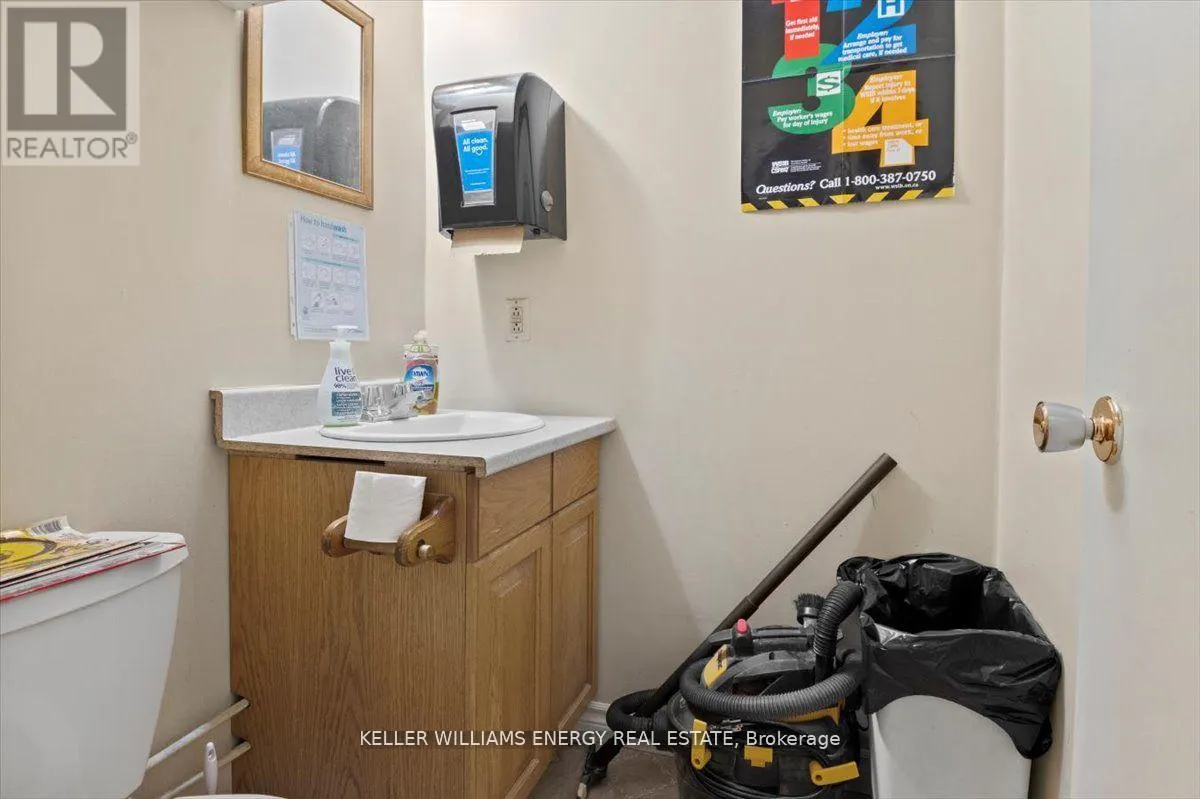 MAIN FLOOR - 48 WATER STREET, #Main Floor