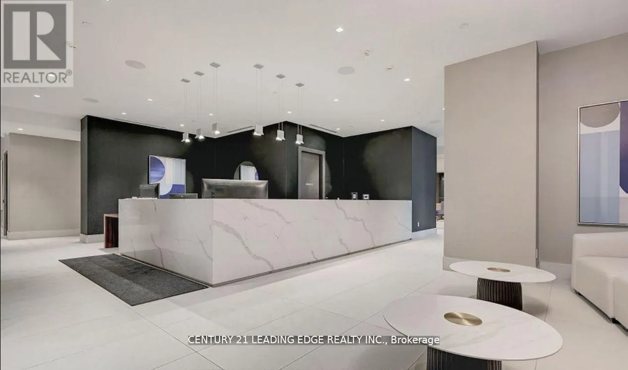 320 - 2550 SIMCOE STREET N