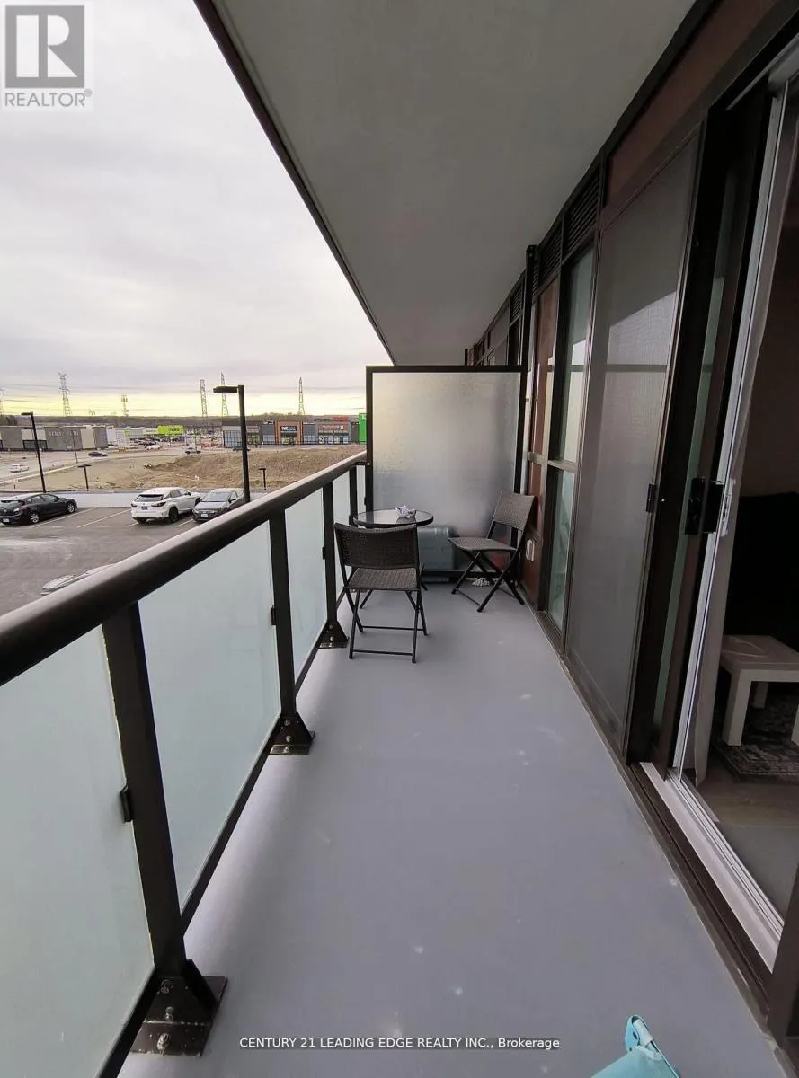 320 - 2550 SIMCOE STREET N