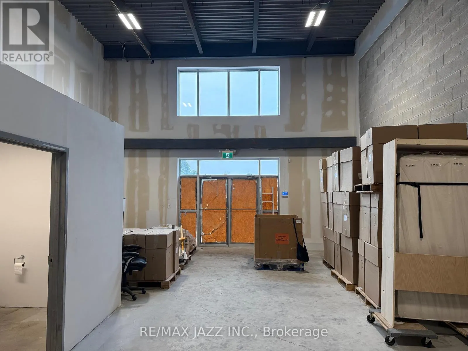 11 - 472 TAUNTON ROAD W, #11