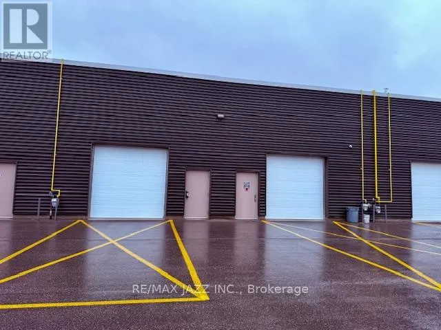 11 - 472 TAUNTON ROAD W, #11