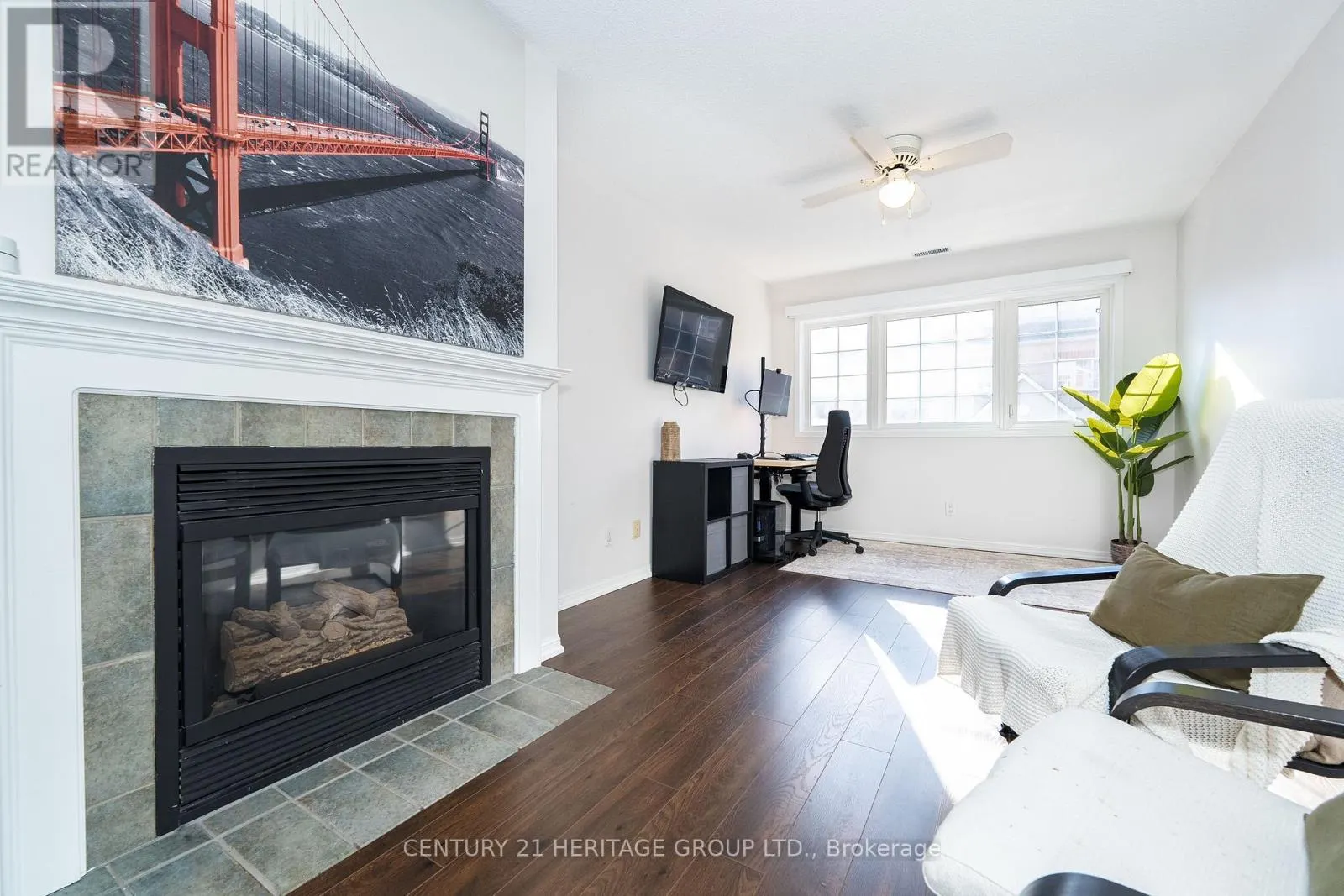 500 - 1400 THE ESPLANADE ROAD N