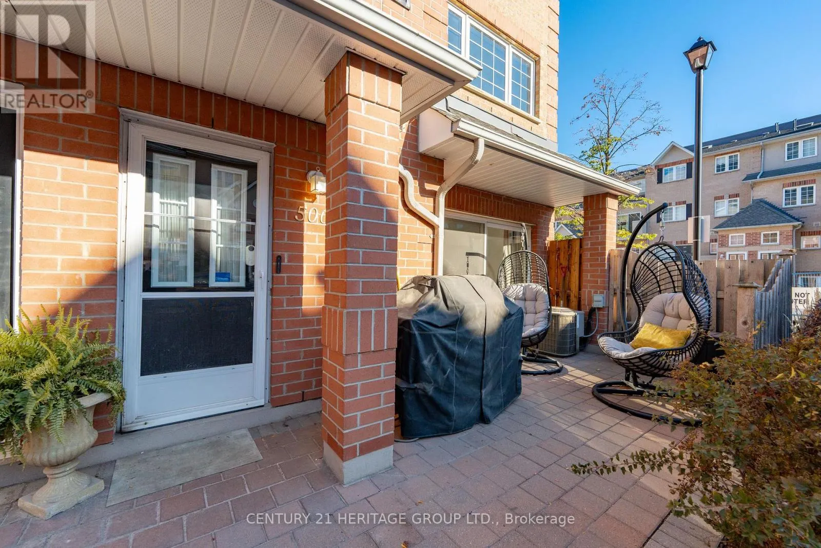 500 - 1400 THE ESPLANADE ROAD N