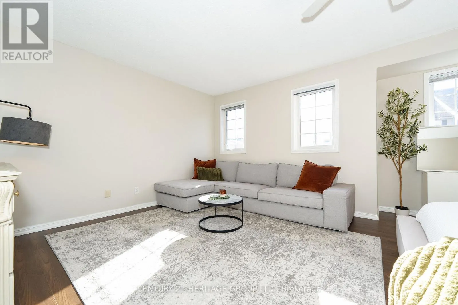 500 - 1400 THE ESPLANADE ROAD N