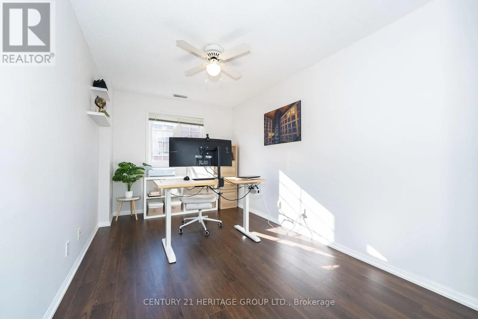 500 - 1400 THE ESPLANADE ROAD N