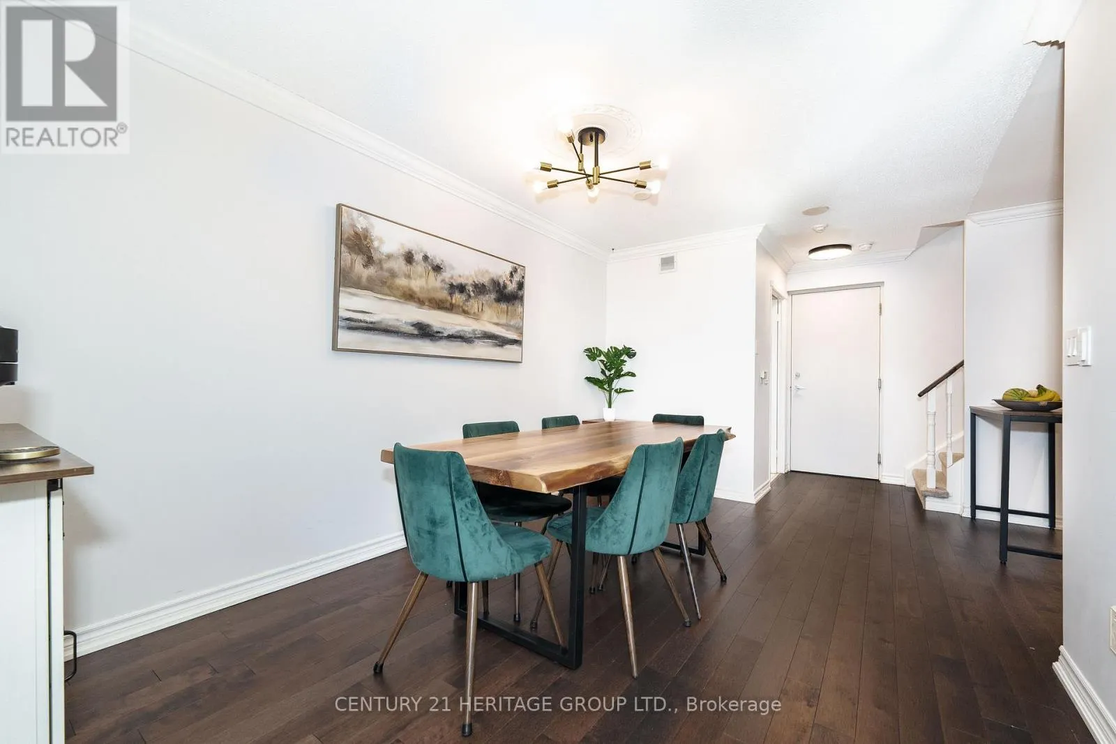 500 - 1400 THE ESPLANADE ROAD N