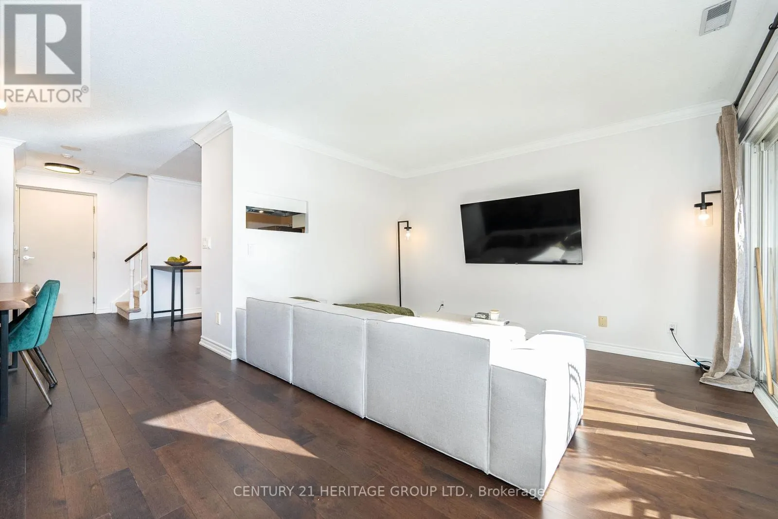 500 - 1400 THE ESPLANADE ROAD N