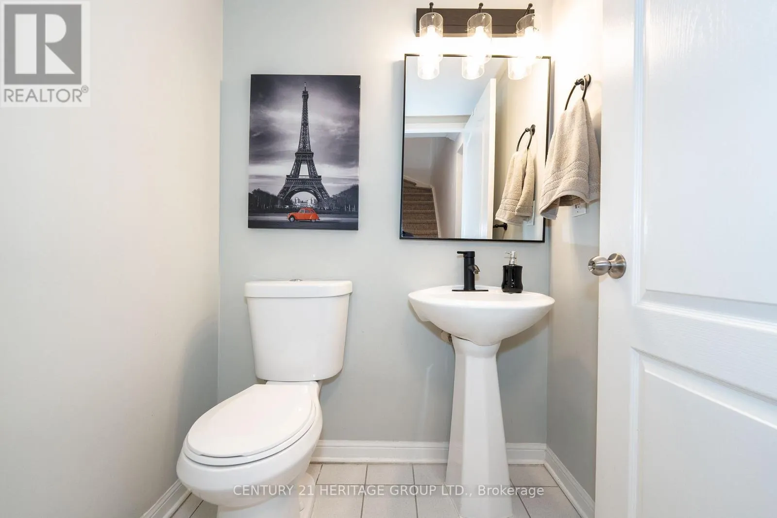 500 - 1400 THE ESPLANADE ROAD N