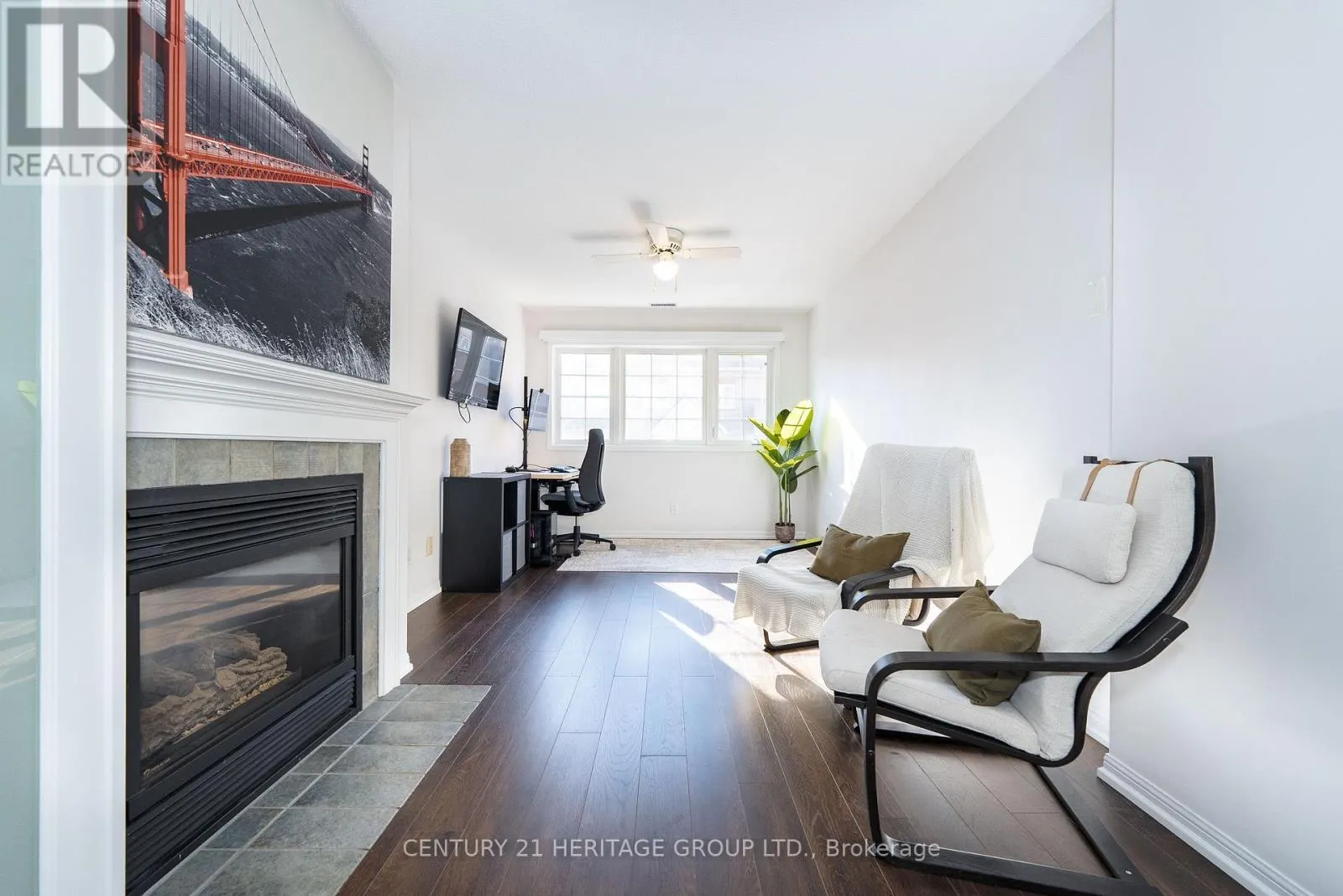 500 - 1400 THE ESPLANADE ROAD N