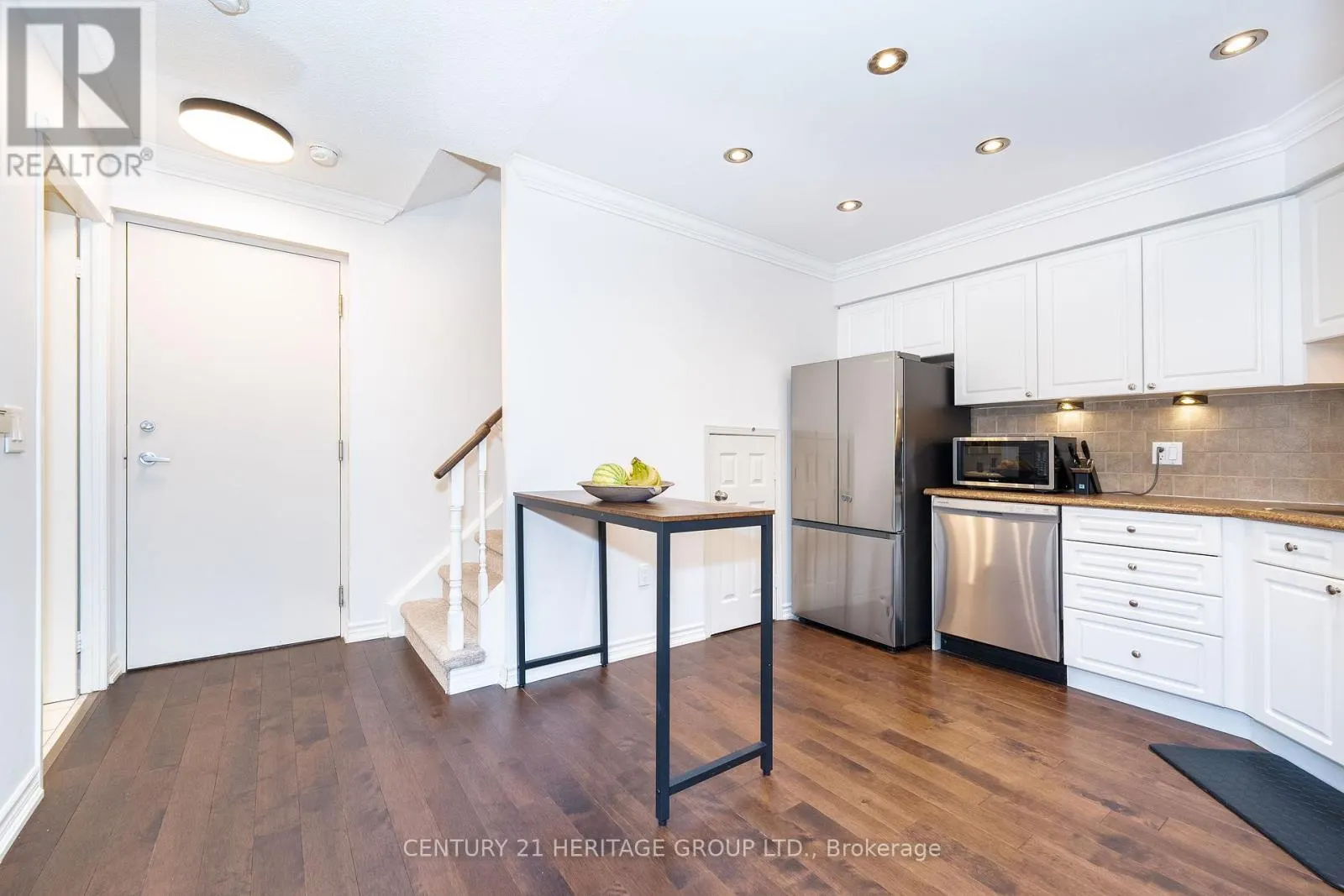 500 - 1400 THE ESPLANADE ROAD N