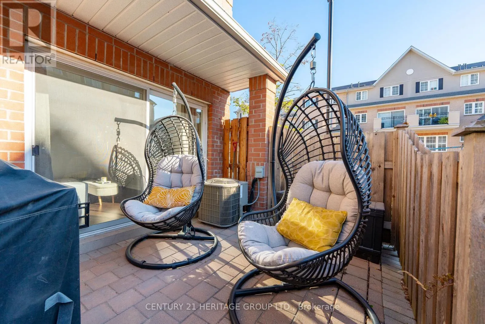 500 - 1400 THE ESPLANADE ROAD N