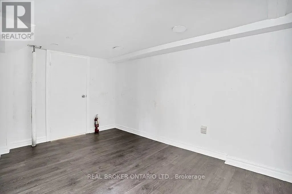 BSMT - 210 MARY STREET N