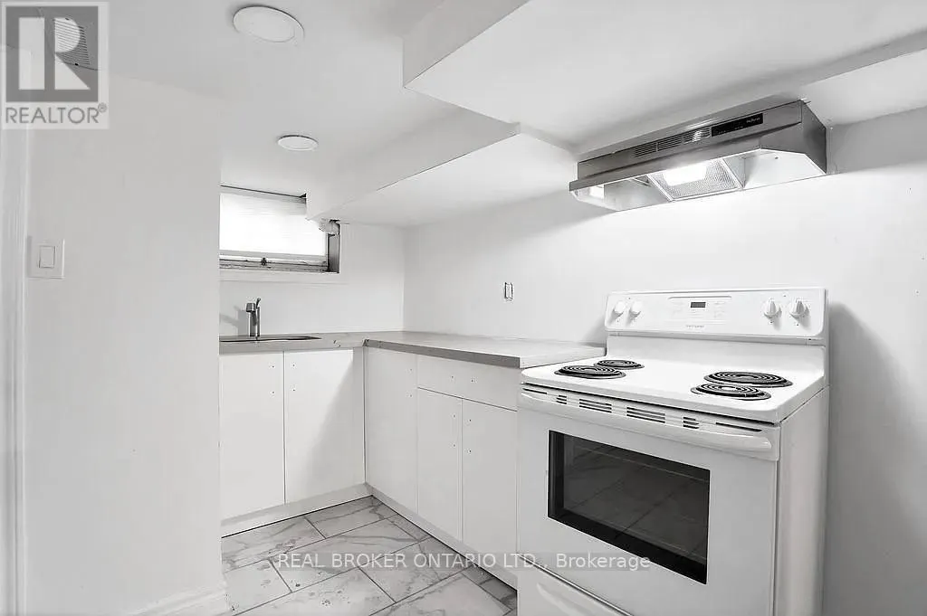 BSMT - 210 MARY STREET N