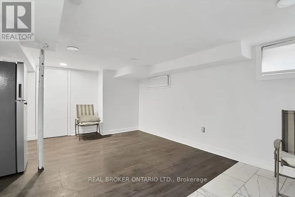 BSMT - 210 MARY STREET N