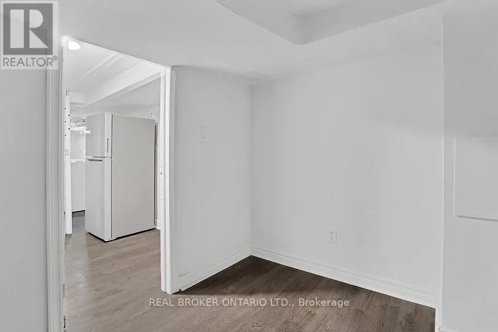 BSMT - 210 MARY STREET N