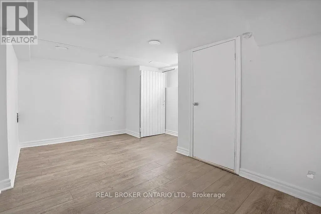 BSMT - 210 MARY STREET N