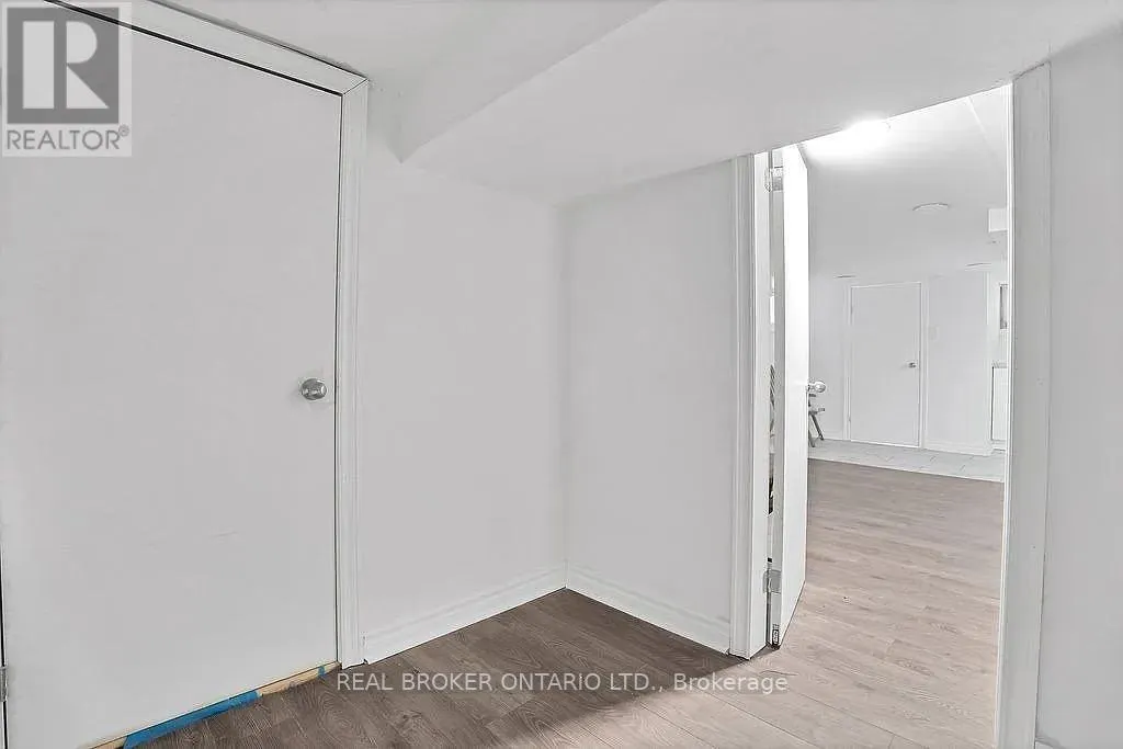 BSMT - 210 MARY STREET N