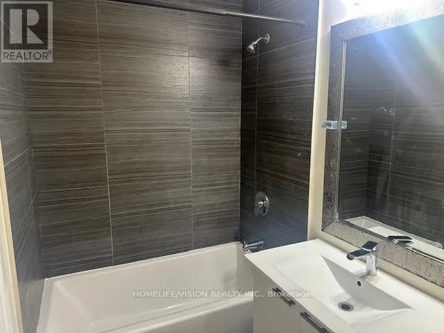 903 - 2152 LAWRENCE AVENUE E