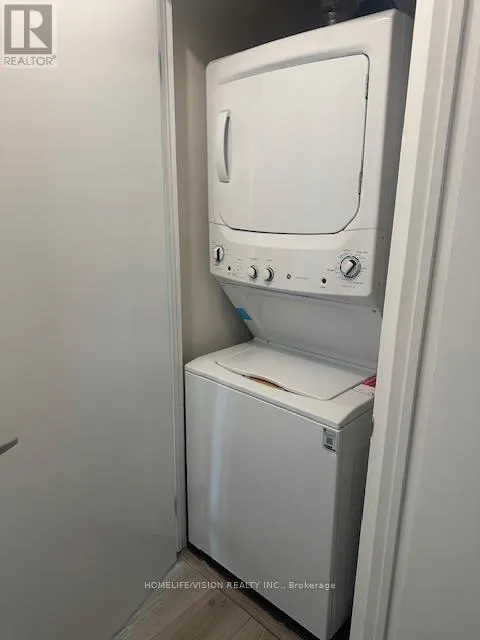 903 - 2152 LAWRENCE AVENUE E