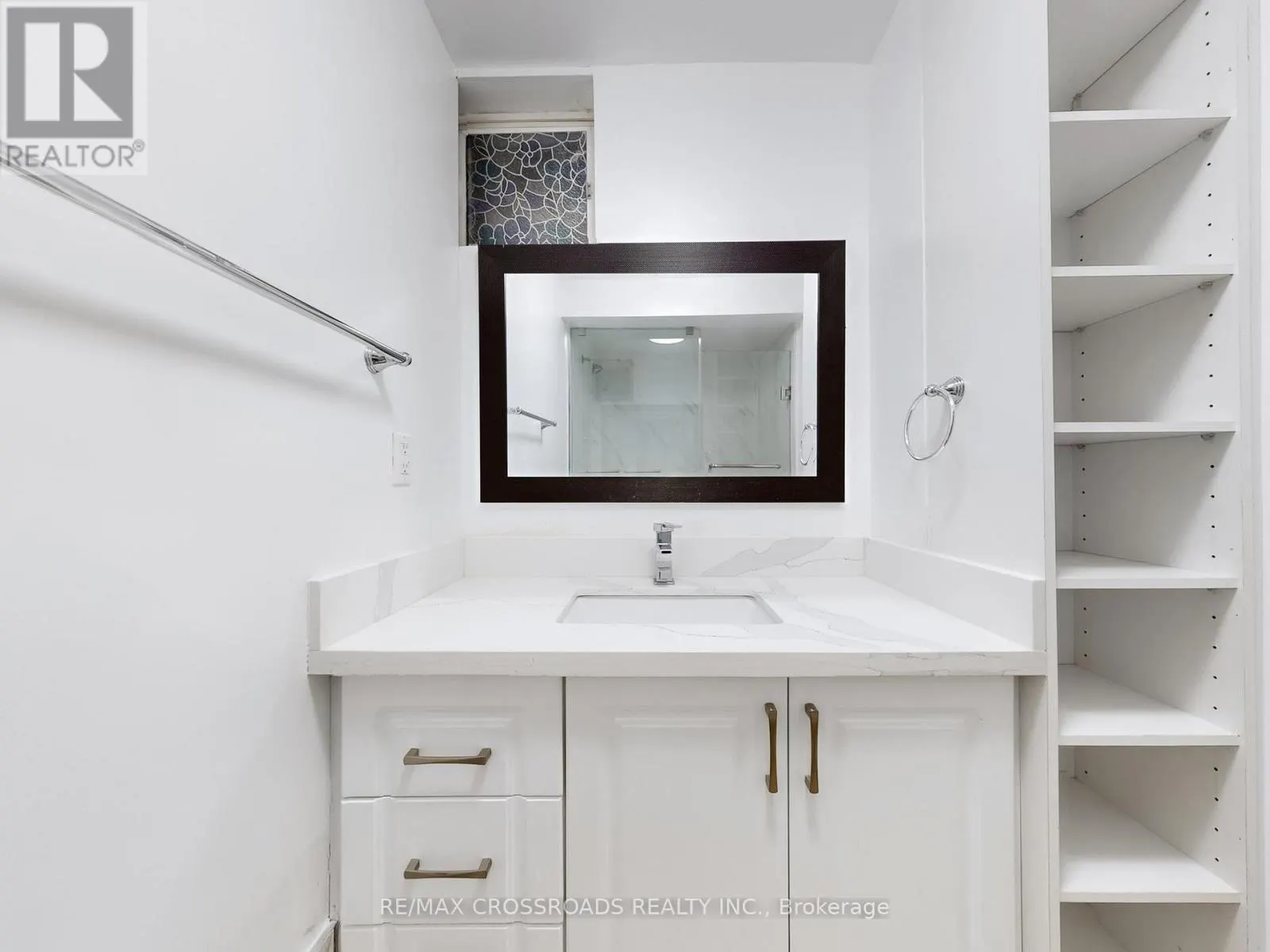 49 KING LOUIS CRESCENT