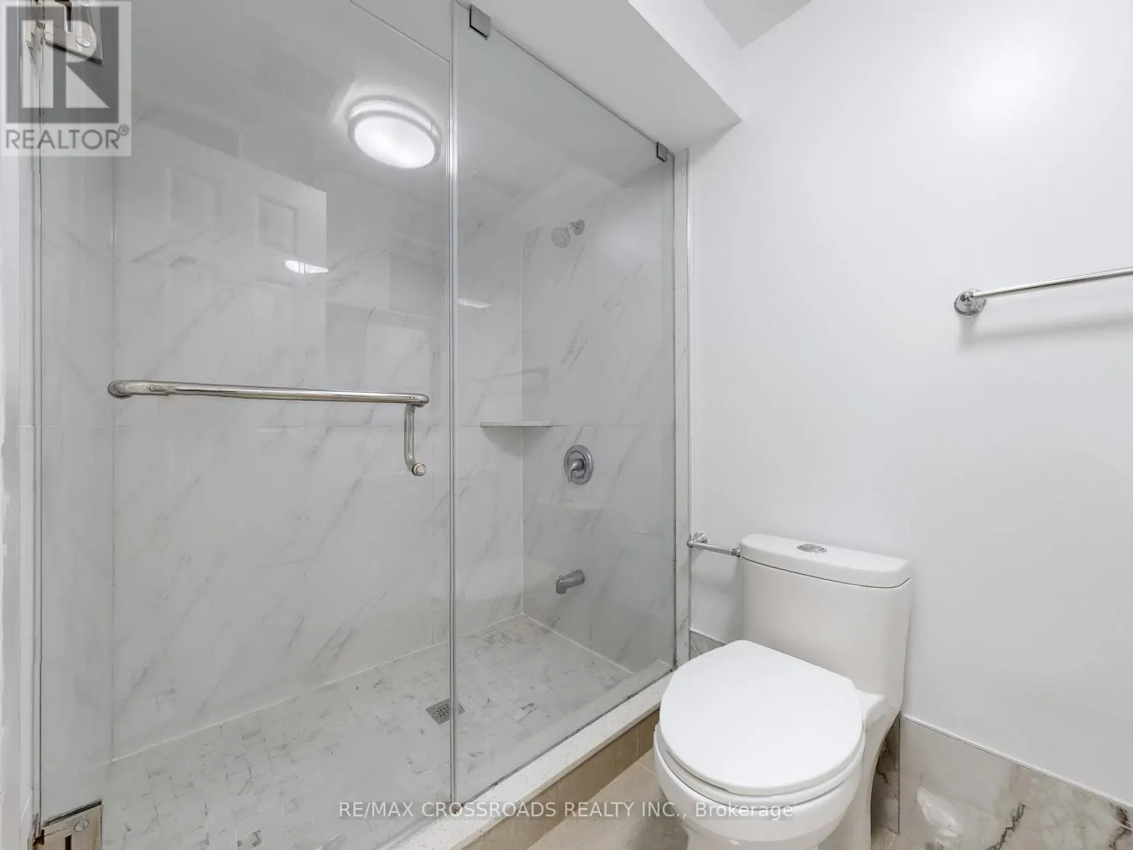 49 KING LOUIS CRESCENT