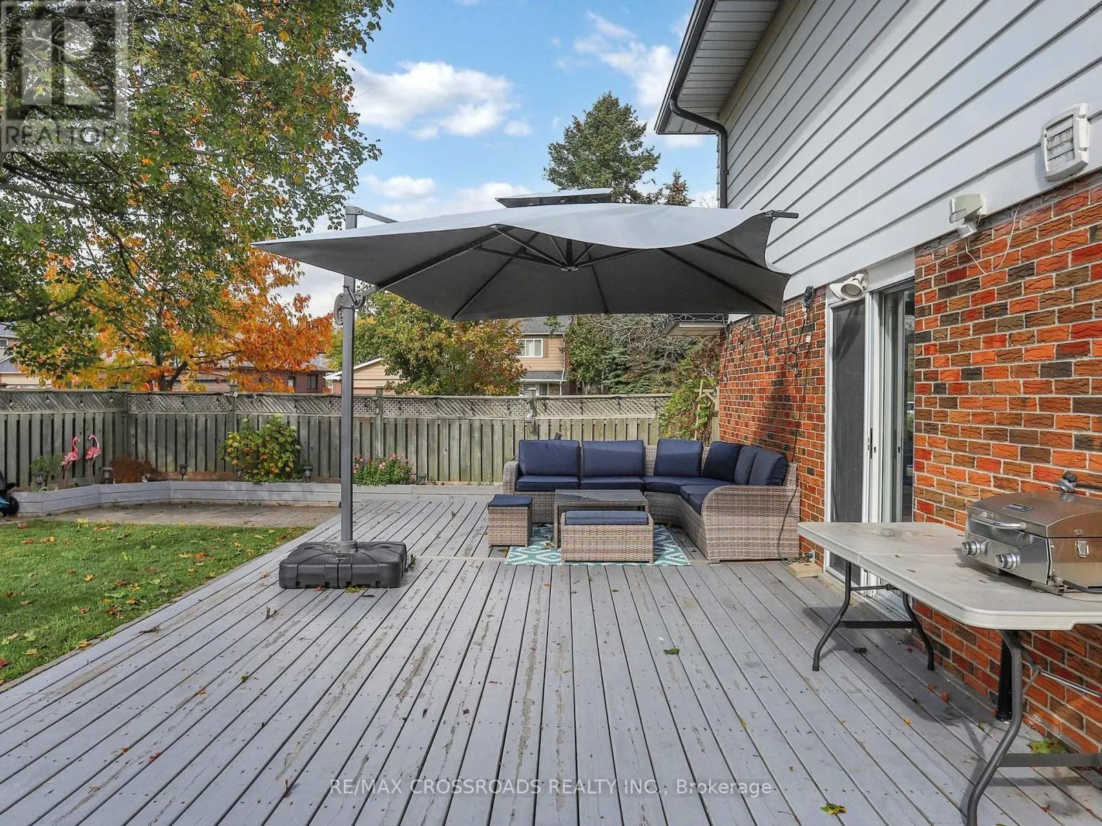 49 KING LOUIS CRESCENT