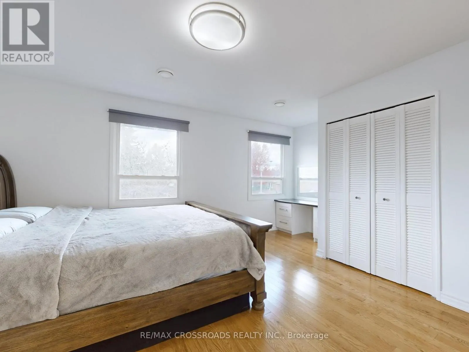 49 KING LOUIS CRESCENT