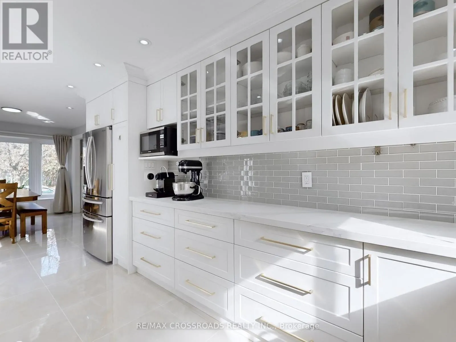 49 KING LOUIS CRESCENT