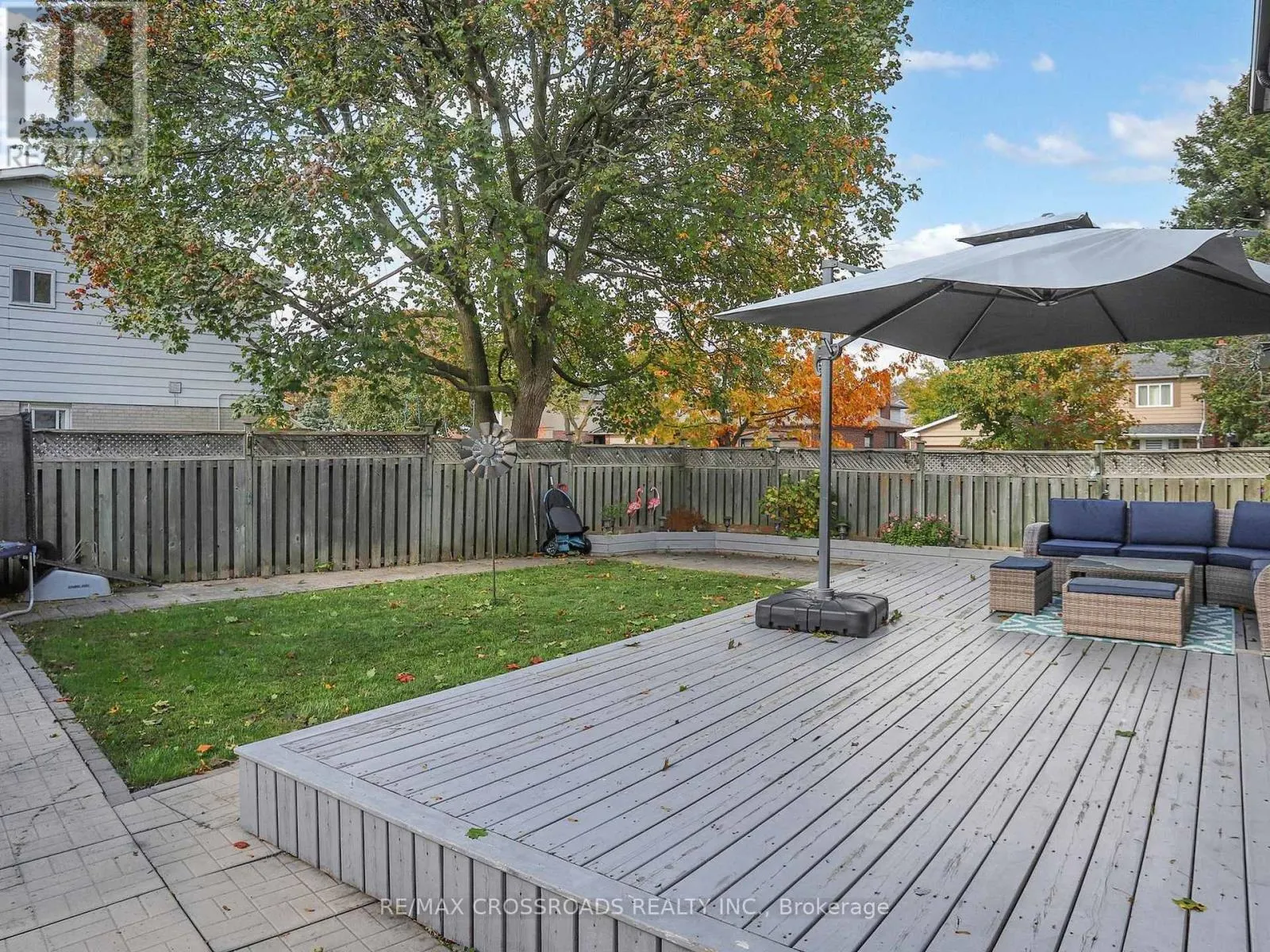 49 KING LOUIS CRESCENT