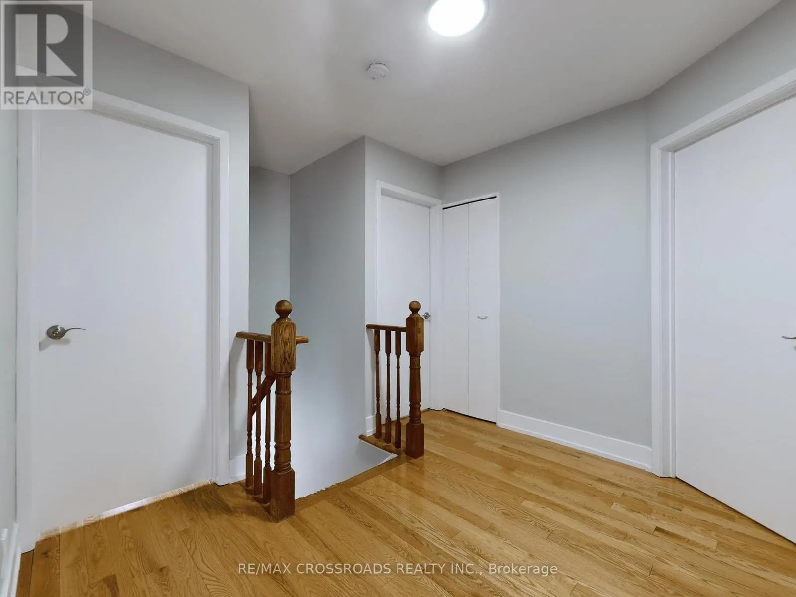 49 KING LOUIS CRESCENT