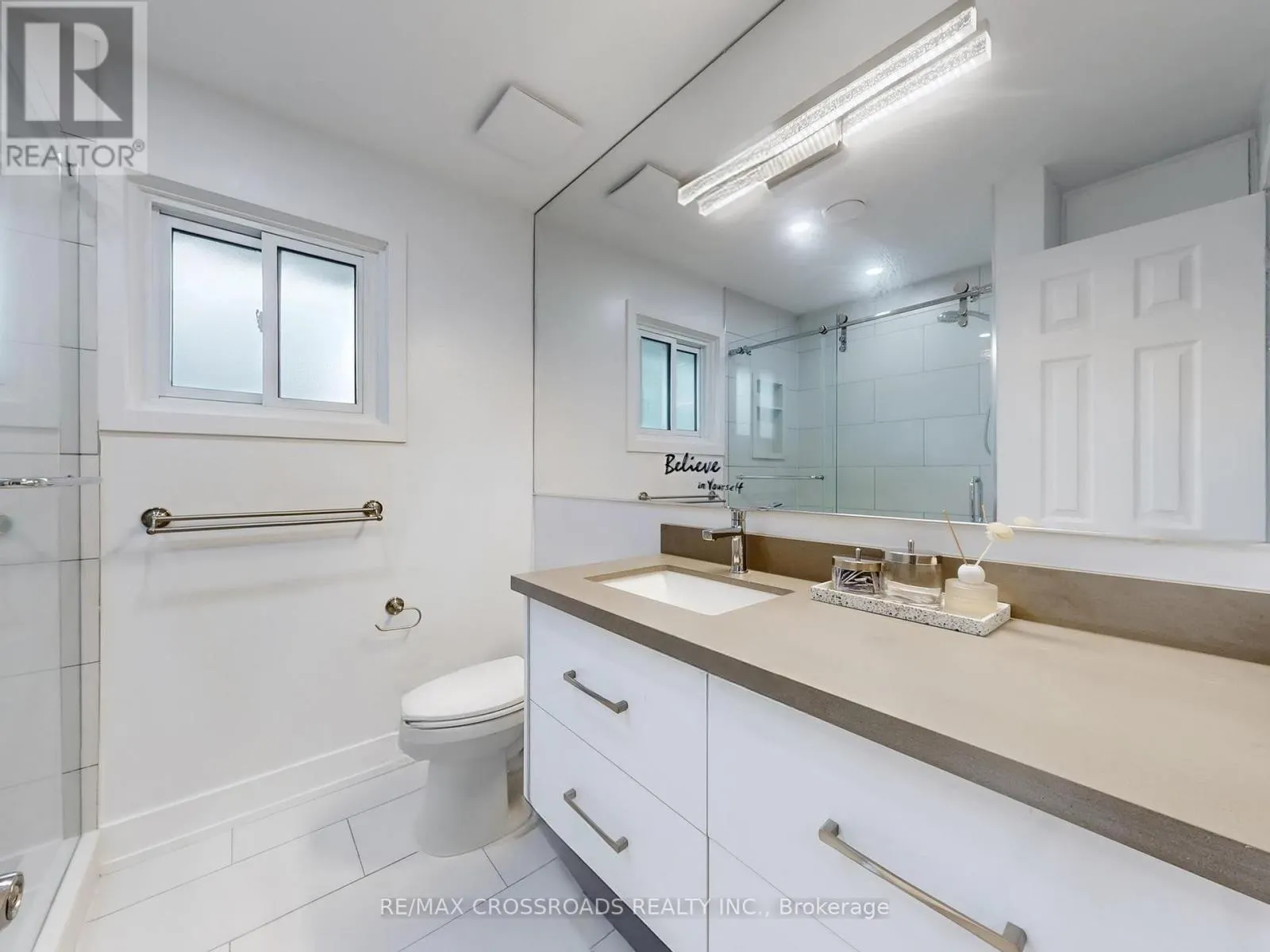 49 KING LOUIS CRESCENT