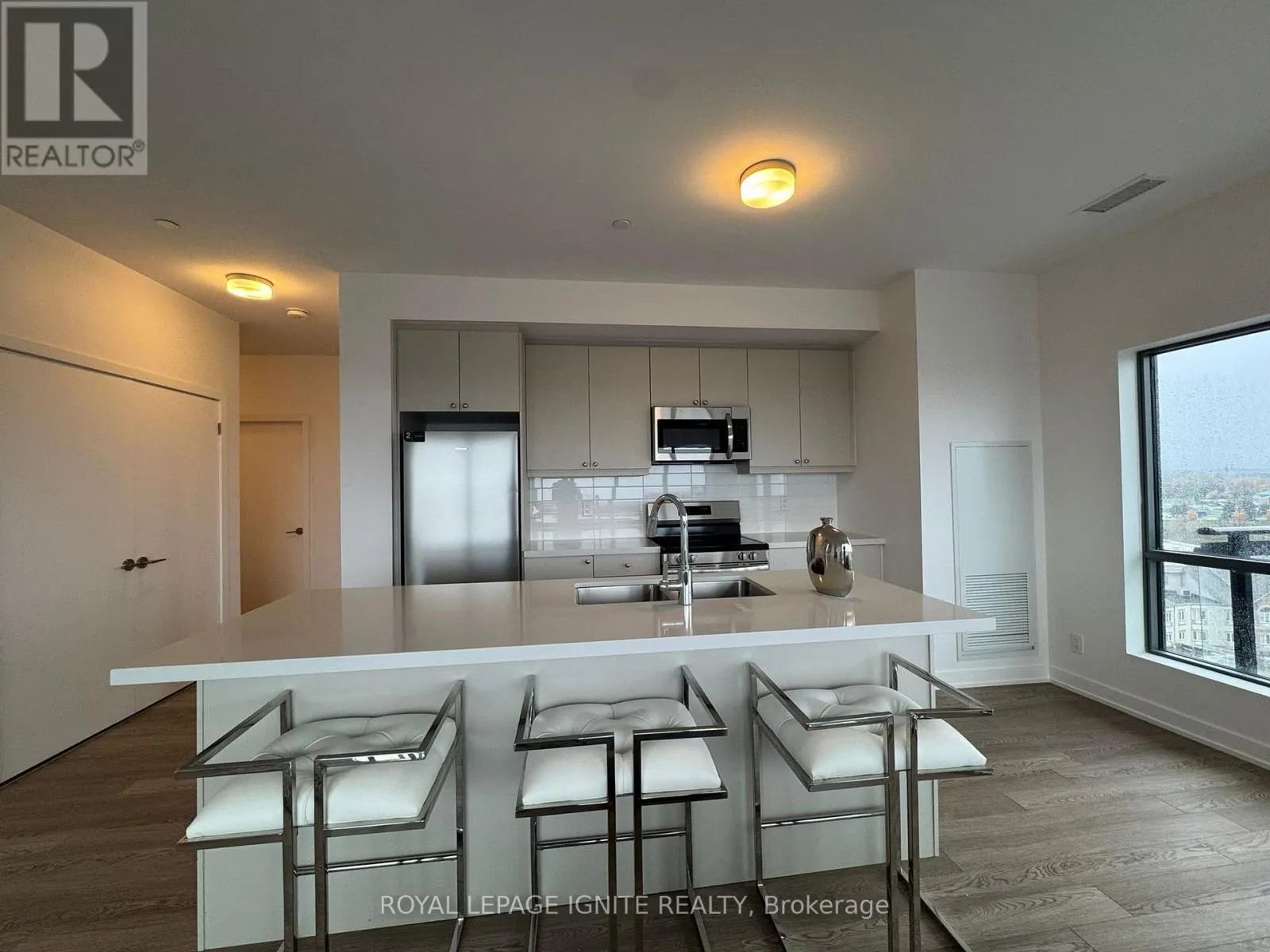 1103 - 55 CLARINGTON BOULEVARD