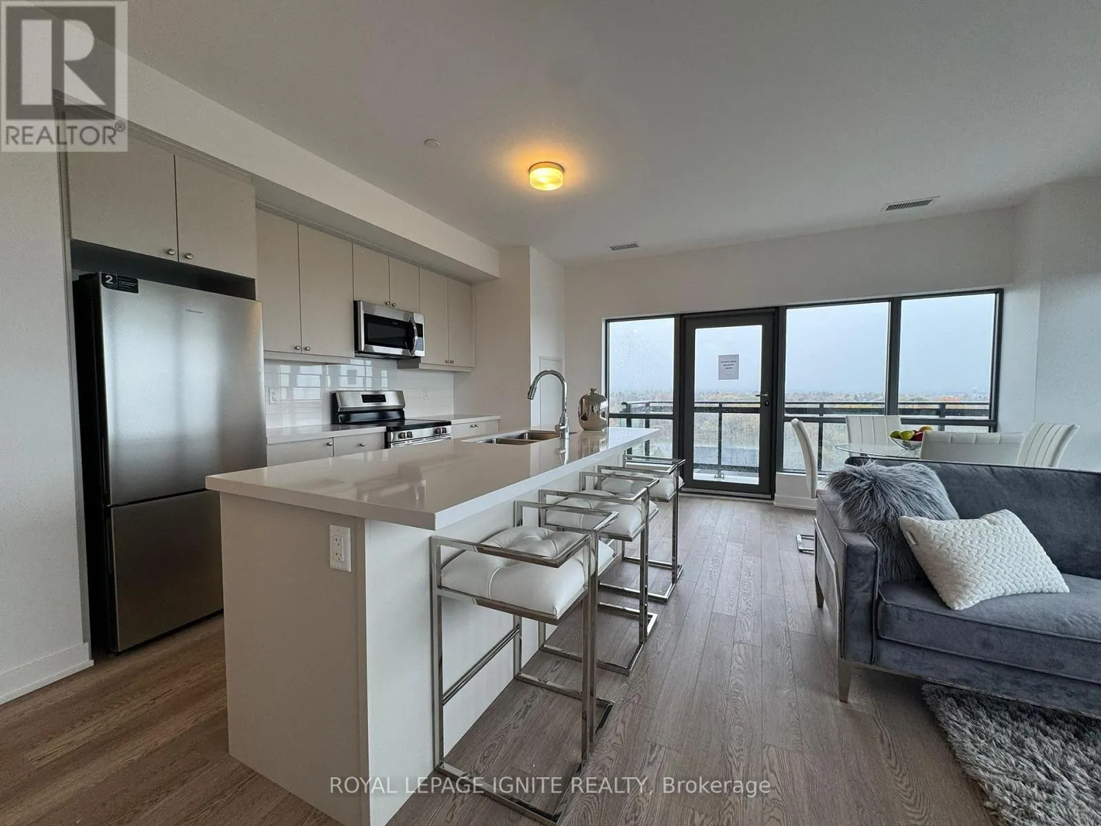 1103 - 55 CLARINGTON BOULEVARD