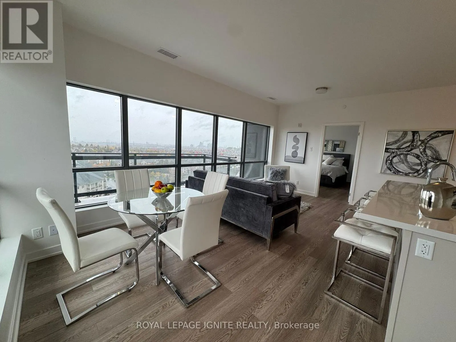 1103 - 55 CLARINGTON BOULEVARD