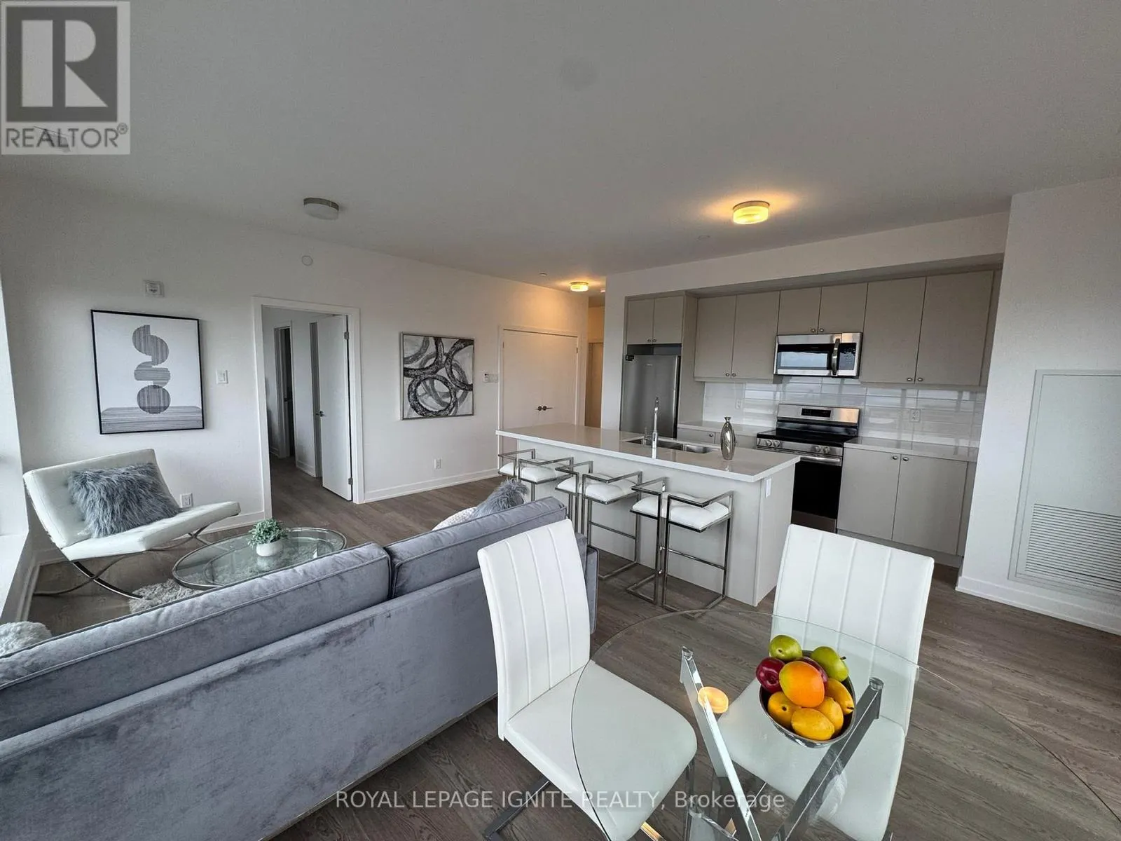 1103 - 55 CLARINGTON BOULEVARD