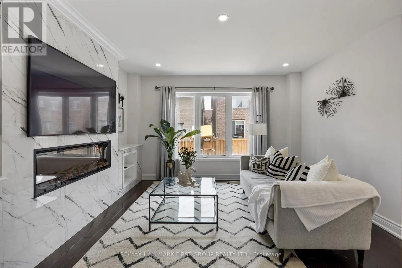 173 WINDFIELDS FARM DRIVE W