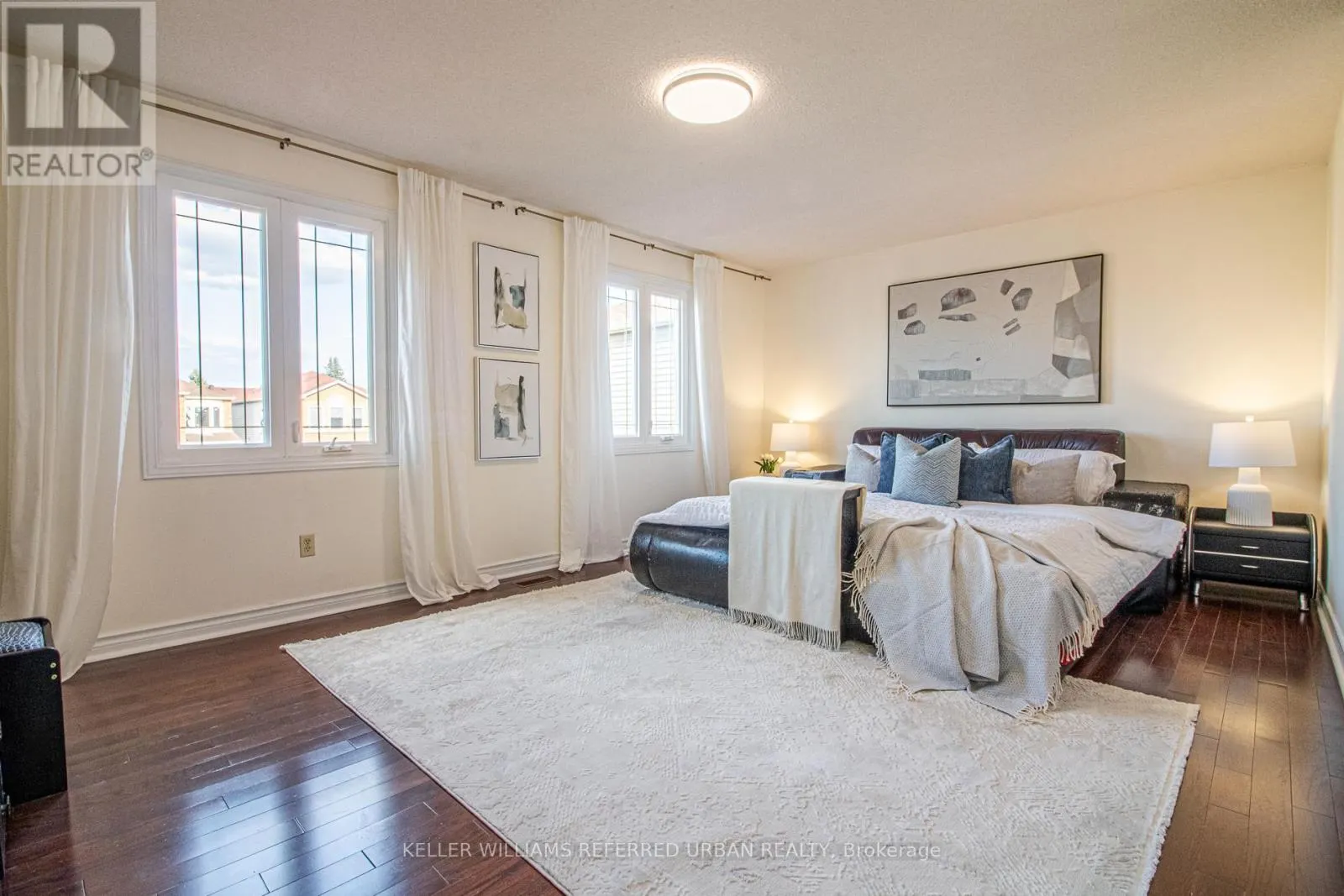 63 HOLMBUSH CRESCENT