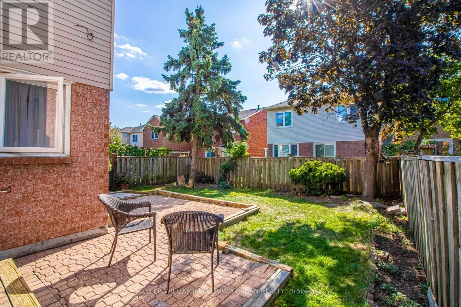 63 HOLMBUSH CRESCENT