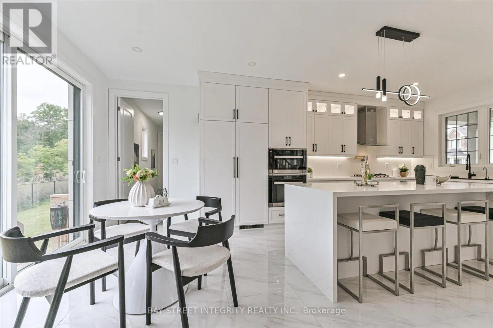 1553 HONEY LOCUST PLACE