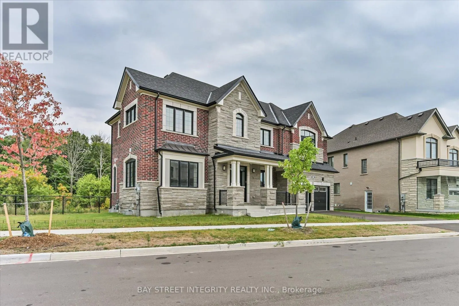 1553 HONEY LOCUST PLACE