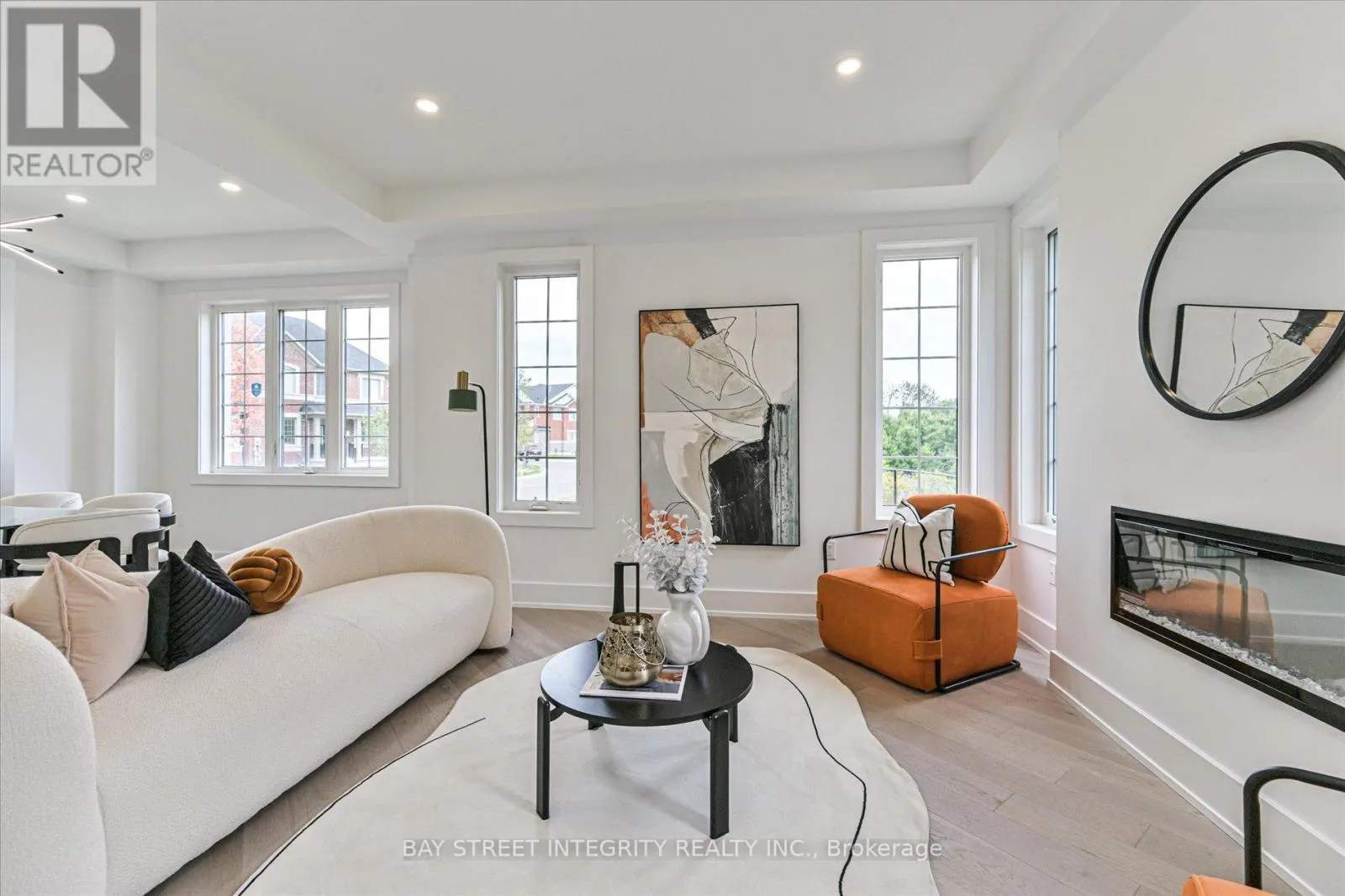 1553 HONEY LOCUST PLACE