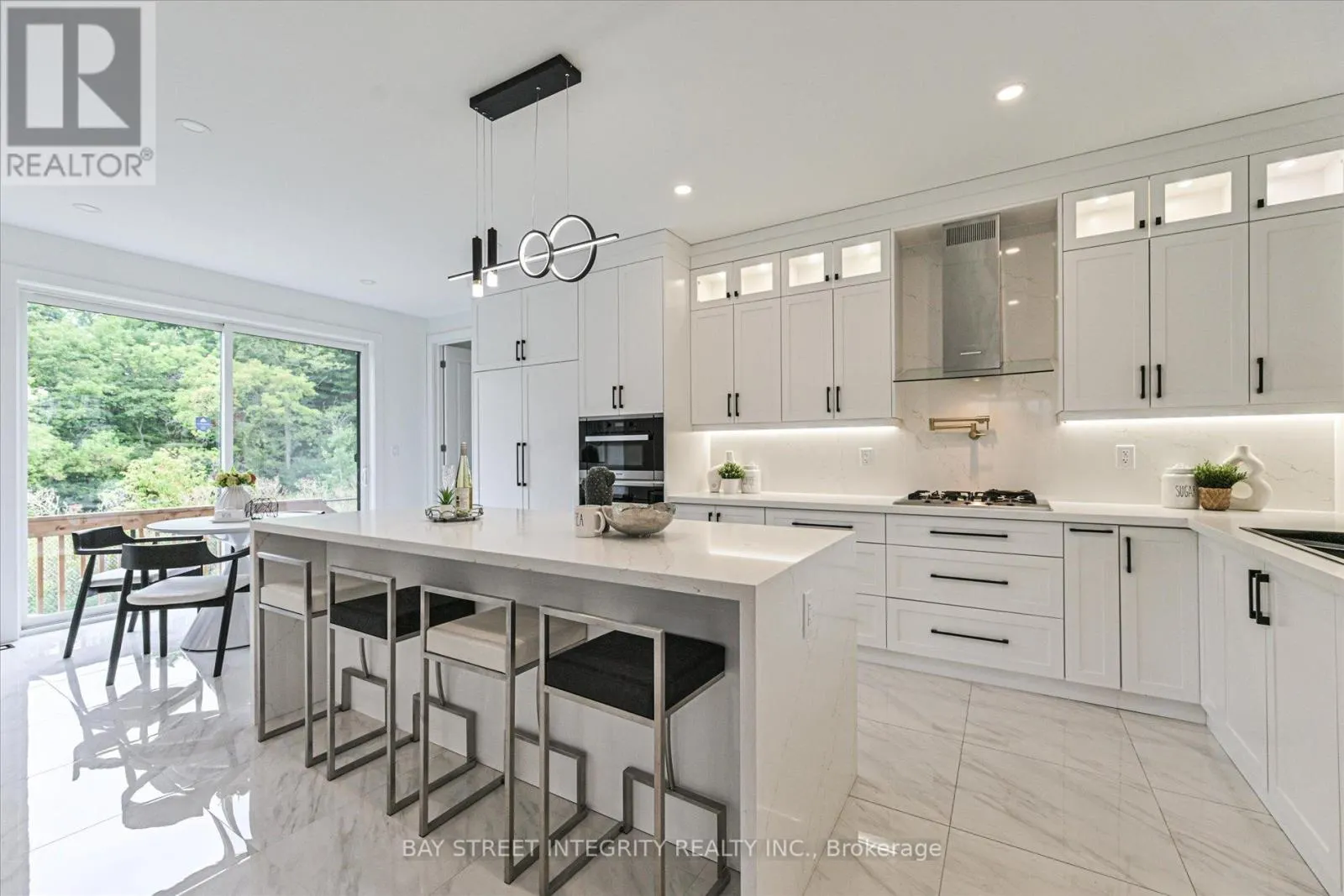 1553 HONEY LOCUST PLACE