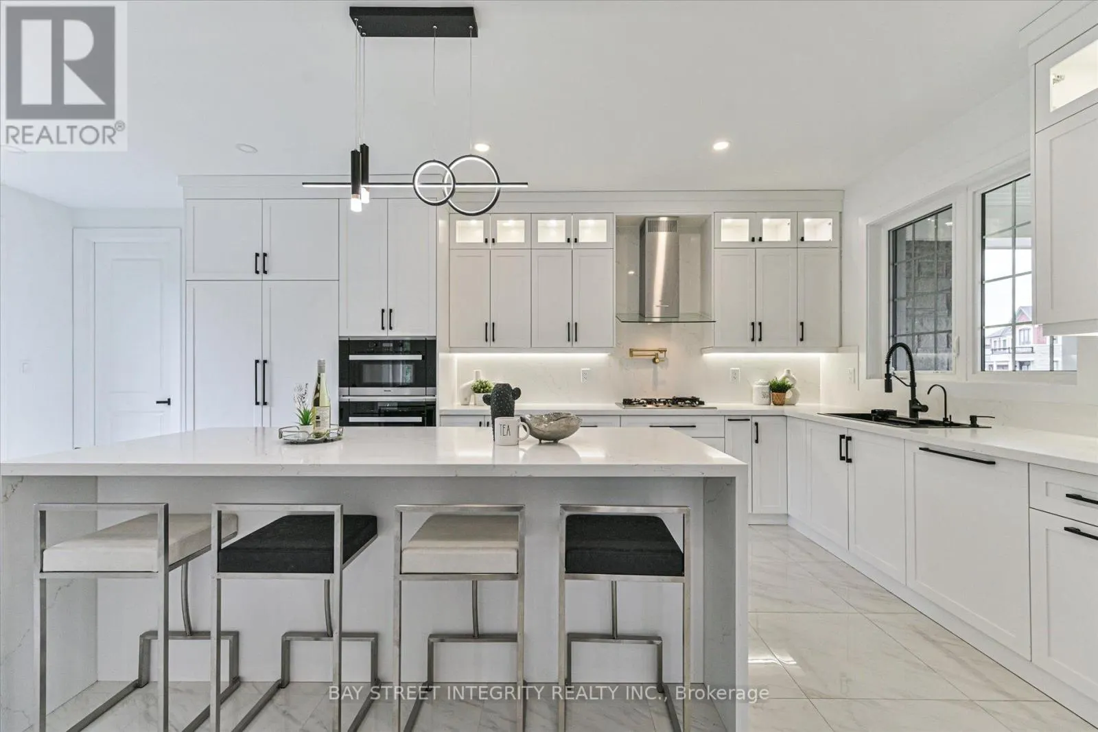 1553 HONEY LOCUST PLACE