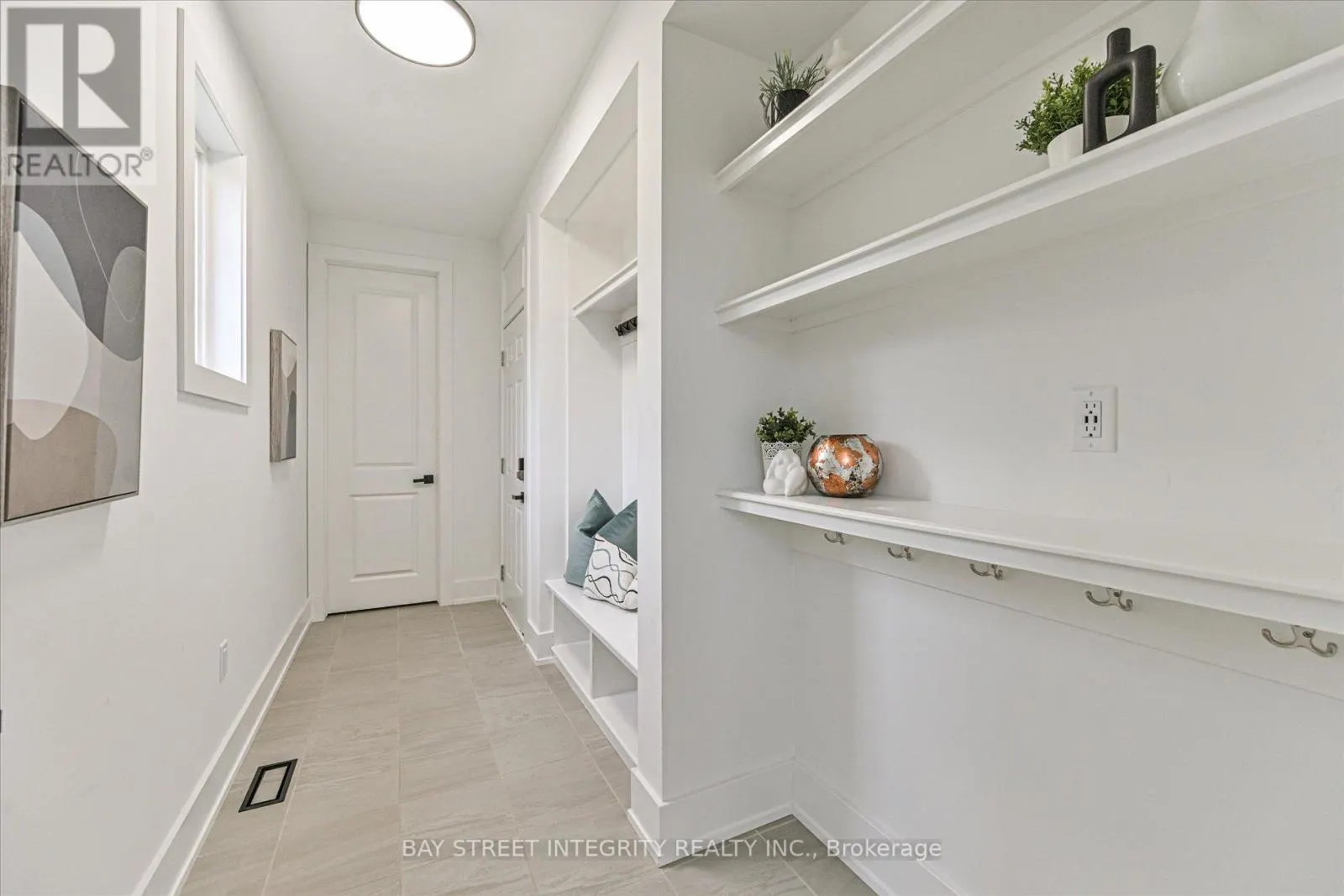 1553 HONEY LOCUST PLACE